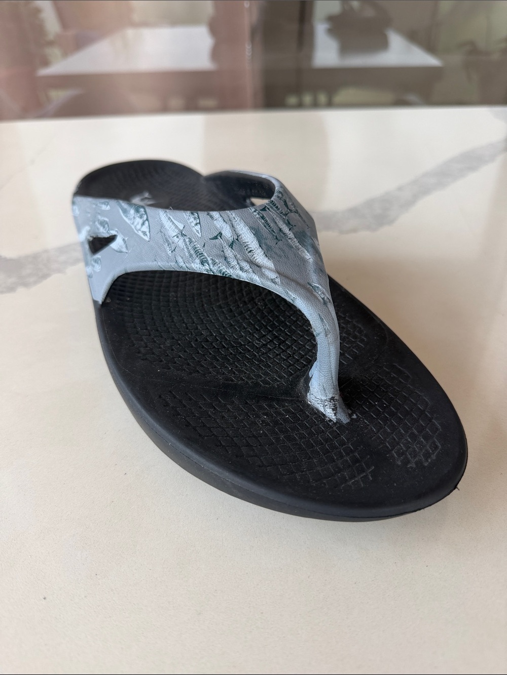 Reel Legends Men's Gray & White Flip-Flops US 13